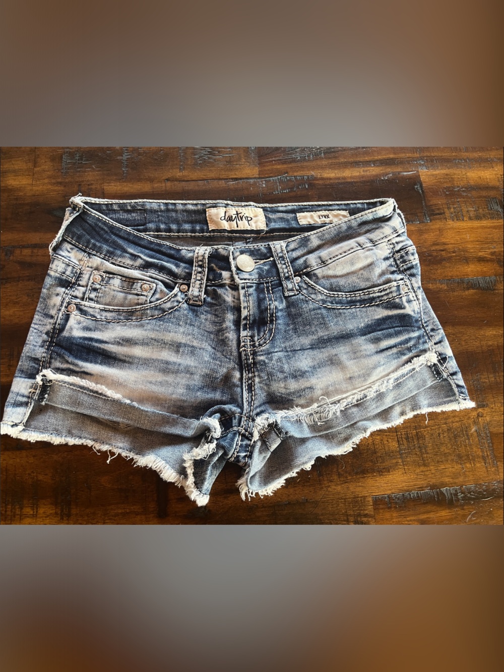 THE BUCKLE-Cutoff Distressed Denim Shorts - Light Blue Wash